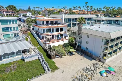 Image de Exclusive Beachfront Duplex in Carlsbad Village – Ocean Views, Sleeps 9