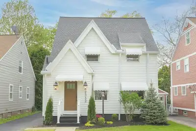 Image de Fully Furnished, Cozy 4-bedroom retreat in University Heights