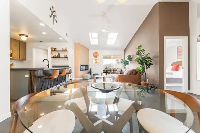 Image de New Listing - Sunny Vista – Location/Views/Sleeps 8 #Svjt