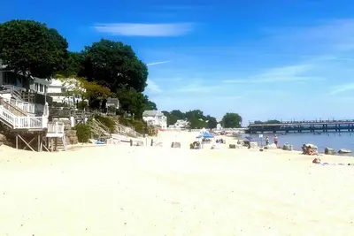 Image de Beautiful Crystal beach house! 5 min walk to the beach! Pet friendly!