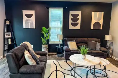 Image de Modern 3-Bedroom Townhome 10 Mins from Bwi, 11 Mins to Ravens & Orioles Stadiums