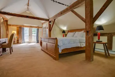 Image de Historic Toad Hall Carriage House 200 acres w pool