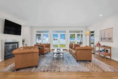 Image de Waterfront Paradise | Pool, Views & Serenity