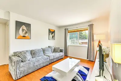 Image de 2 Mi to Historic Dtwn Nacogdoches: Cozy Apartment!