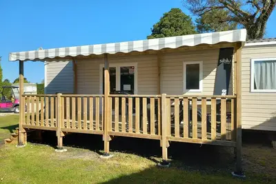 Image de Mobil-home 'Bora-Bora' avec piscine partagée, terrasse privée et jardin privé