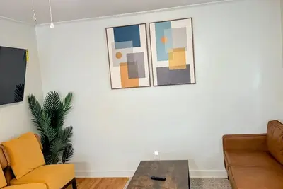 2 Bed Walk to Duke! SuperHost - B