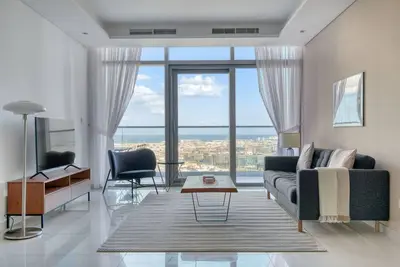 Image de Blueground | Business Bay, pool, nr Dubai Canal