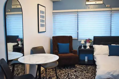 Image de Modern Chic Condo with Pool & Gym in Katipunan Ave, Quezon City - Slate Studio