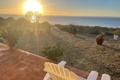Image de Neo's Nook- Panoramic sea views! Off peak special available!