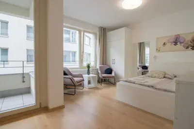 Image de Studio with Balcony in the Centre