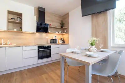 Image de Garage parking + 1 Bedroom Central flat