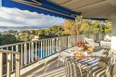 Image de Appartement 4 chambres de luxe, vue mer, piscine, plage à pied au Cap d'Antibes
