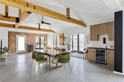 Image de The CoroMODo Oasis: Walkable Historic Home, Pool + Outdoor Kitchen, Fast Wi-Fi