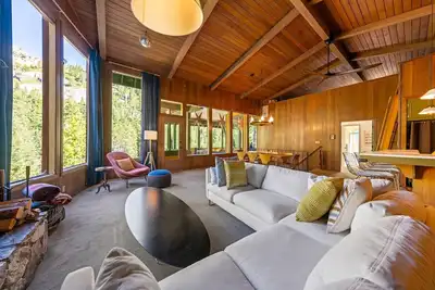 Image de Trapper Cabin in Alpine Meadows w/ hot tub