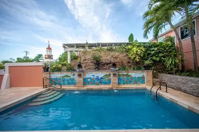 Image de Classic Room with Access to Outdoor Pool Blends Comfort with Historic Appeal
