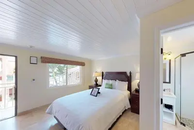 Image de Modern Downtown Stay Perfect for Exploring Christiansted Markets, Shops