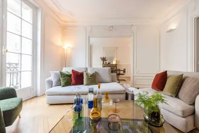 Image de Four Saint Germain - Elegant & Spacious 3 Bdr Apartment in the Heart of Saint Ge