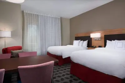 Image de Family-Friendly Queen Studio Near Six Flags Over Texas, Local Hotspots