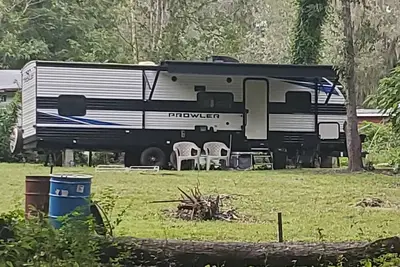 Image de Go glamping on the Withlacoochee river in beautiful Nobleton Fl.