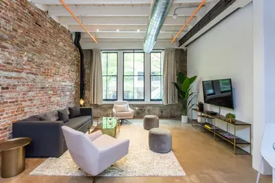 Image de Inventors' Loft - Luxury, Upscale, Quiet 2bd!