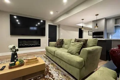 Image de Luxury 2br/2ba Retreat + Netflix + Free Parking –Lake Wilcox-Richmond Hill-Vrbo