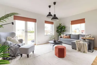 Image de Modern Ground Floor Corner Flat with Rustic Patio