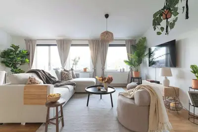 Image de Spacious Home with Workspace and Cozy Balcony