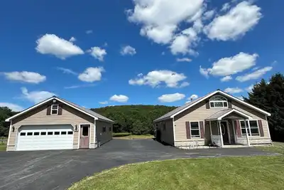 Image de Idlic home in an amazing setting, close to Hamilton, Clinton and Cooperstown.