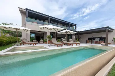 Image de Luxury Villa Amada in Porta Fortuna Staff, Golf Cart, Ocean, Pool by Mita Residential