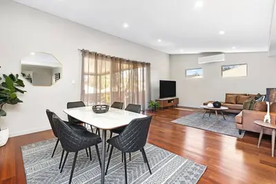 Image de Westminster Cottage! Near Albany Hwy Cafe Strip!