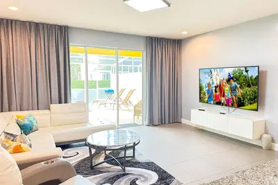 Image de Tr1435rc - Modern 3br - Private Pool • Sleeps 8