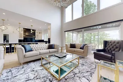 Image de Lucky Mansion - a Luxury Villa in Fort Erie!