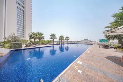 Image de Damac Hills Sleeps 5 with Basketball Court!