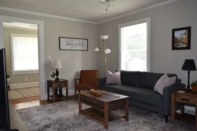 Image de Charming 2-bedroom bungalow in lovely Greenville, Downtown