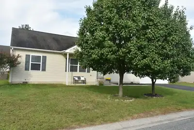 Image de Relaxing 3 bedroom rancher minutes to outlets and beaches