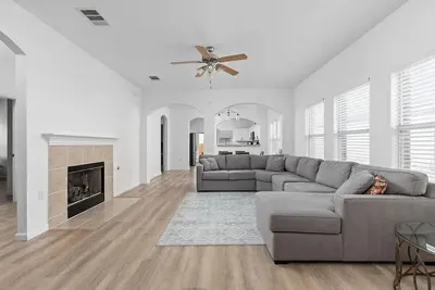 Image de 3br+Office - Work & Family Ready