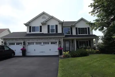 Image de Beautiful 4-bedroom house with 3 Seasons Room & Large Backyard in Belvidere