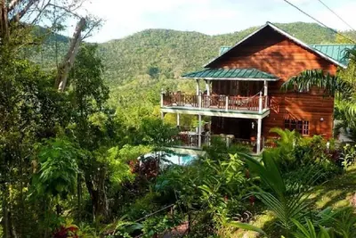 Image de Airy, authentic, relaxing Villa close to amenities, local beach and private pool