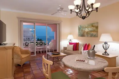 Image de 1 bedroom, 2 bath unit sleeps 6. Ocean view w/ patio. 11/ 24-12/01 Thanksgiving