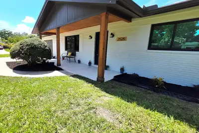 Image de Beautiful retreat in the heart of Carrollwood!