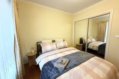 Image de Private Room | Walk to Train, Cafes, & Shops