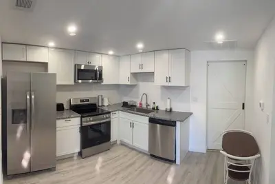 Image de Charming 2-bedroom bungalow in marvelous Central Austin Recent Remodel