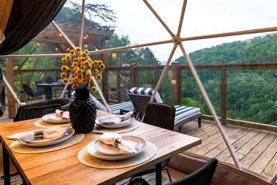 Image de Biggest Deck! Beautiful Dome