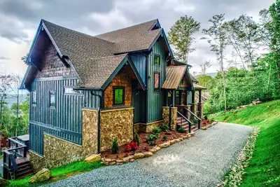 Image de The Jem Mine at Eagles Nest: Views, Hot Tub, Ping Pong, Foosball, 3 Fireplaces!