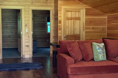Image de Charming 2-bedroom apartment above garage in Island Falls.