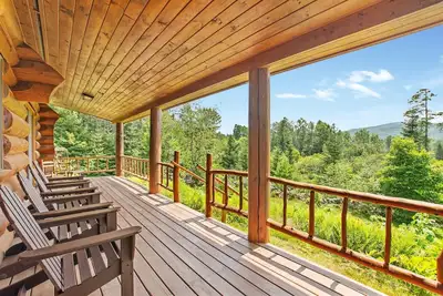 Image de White Mountains Log Cabin with Amazing Views