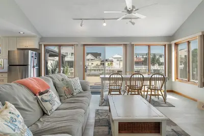 Image de New Family Lagoon Rental w/ Beach and Kids Gear, Outdoor Shower, Kayaks and Fun
