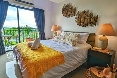 Image de Chic Studio w/ Rooftop Pool Near Clark