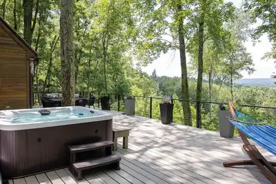 Image de Hilltop Escape with Views & Hot Tub