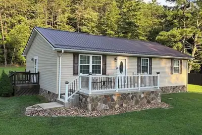 Image de \"Home Away from Home\" \nPeaceful & Relaxing Private Escape: 3-bedroom/2-bath
